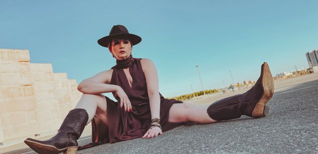 Model - Karolina Bella mistress