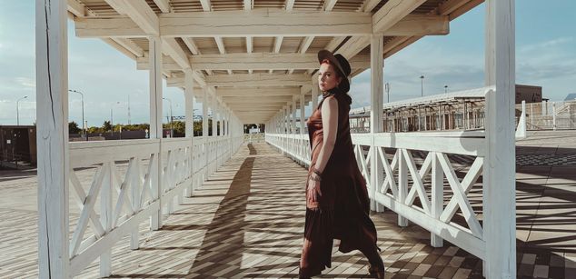 Model - Karolina Bella mistress