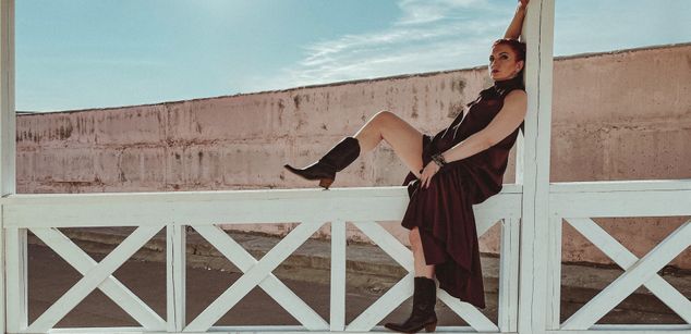 Model - Karolina Bella mistress