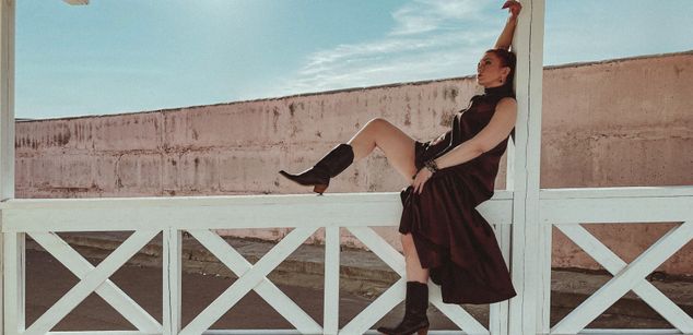 Model - Karolina Bella mistress