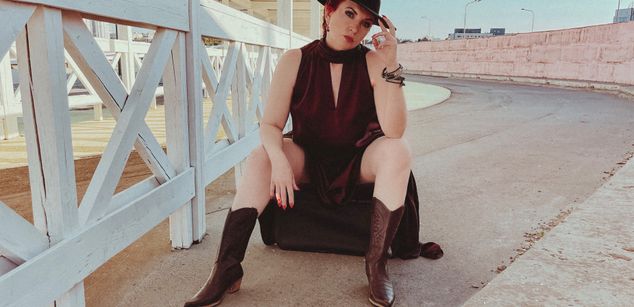 Model - Karolina Bella mistress