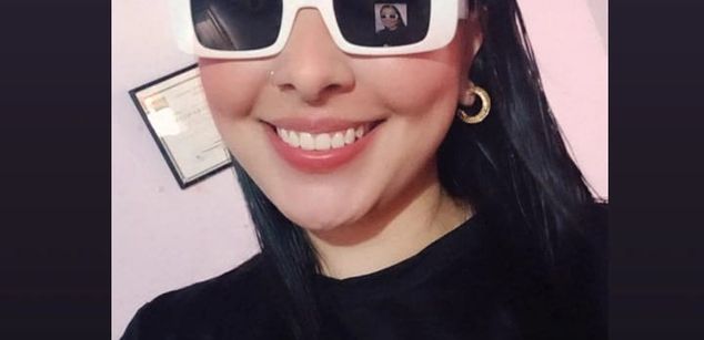 Model - Iris Moira feet