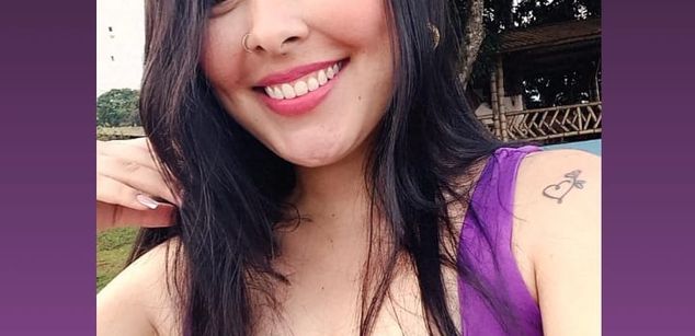 Model - Iris Moira feet