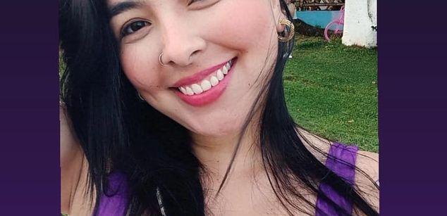 Model - Iris Moira feet