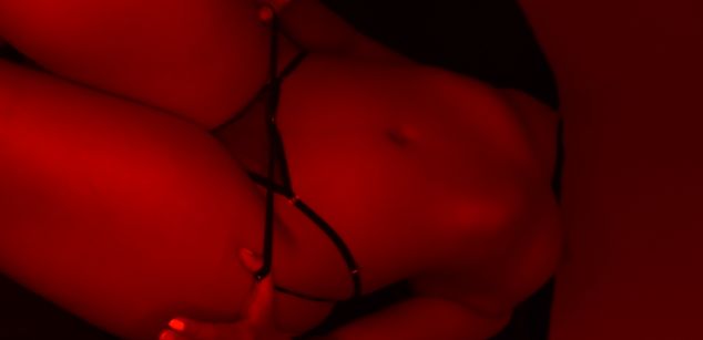 Model - Vahiolet_smith young