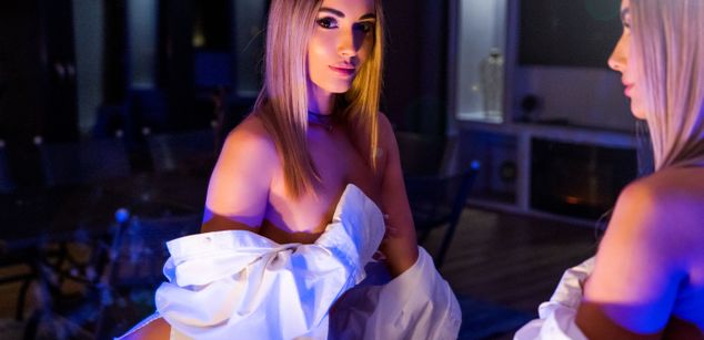 Model - KylieBlaze joi