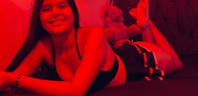 Model - Zamara Castillo latina