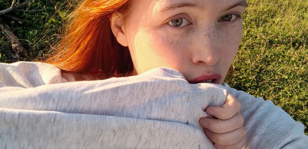 Model - prettyandshy dildo