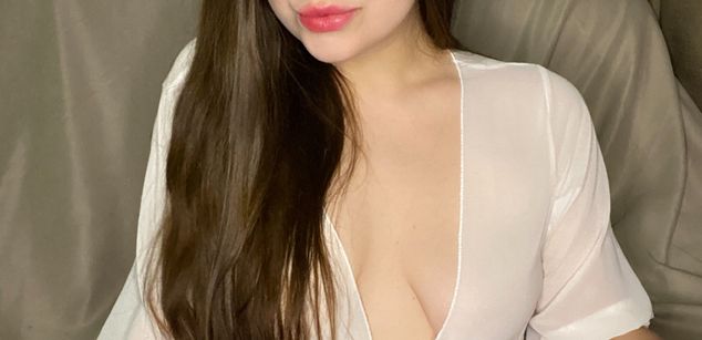 Model - Charlotta Apple girl