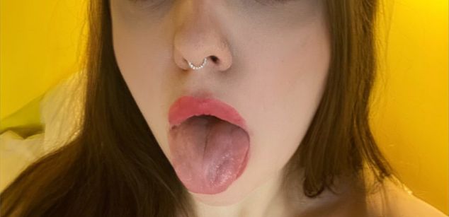 Model - Charlotta Apple girl