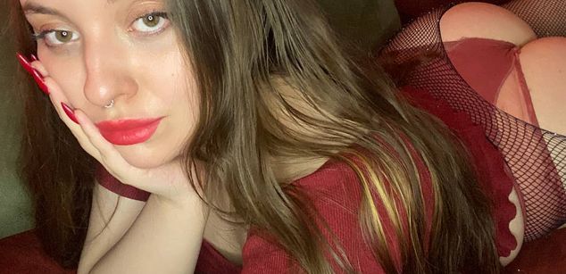 Model - Charlotta Apple girl