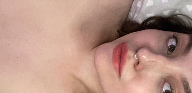 Model - Charlotta Apple girl