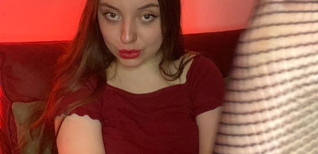 Model - Charlotta Apple girl