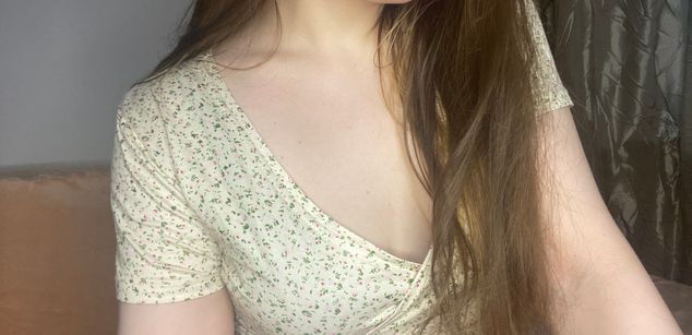 Model - Charlotta Apple girl