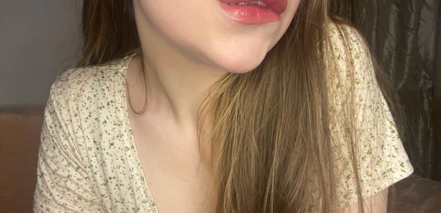 Model - Charlotta Apple girl