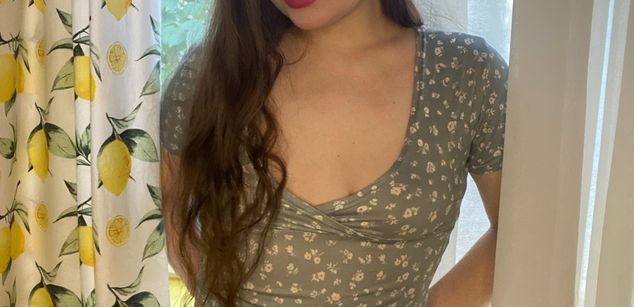 Model - Charlotta Apple girl