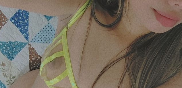 Model - Vahiolet_smith young