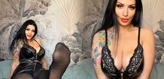 Model - mistressDominicaGod worship