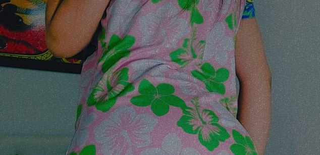 Model - Vahiolet_smith young