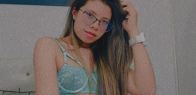 Model - Vahiolet_smith hairy