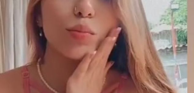 Model - celina kayl showfeet