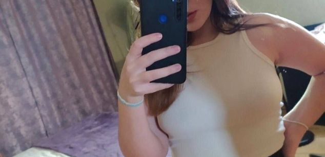 Model - Amelia Warner bigboobs