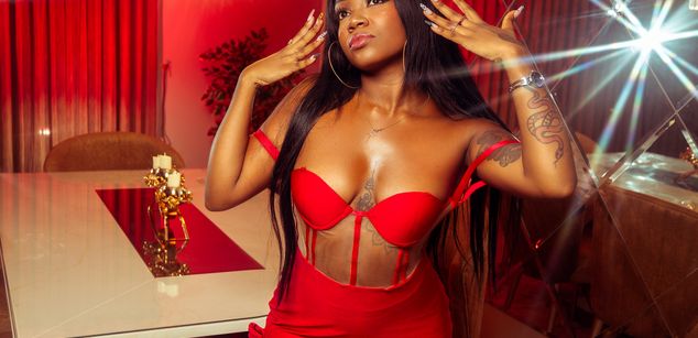 Model - SalomeRestrepo bdsm