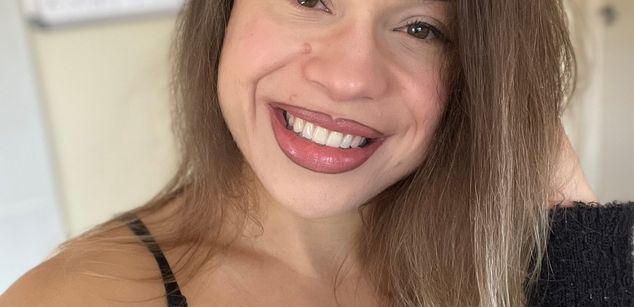 Model - Annie Jason blond