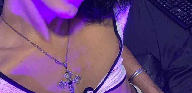 Model - VALERY STAR cum