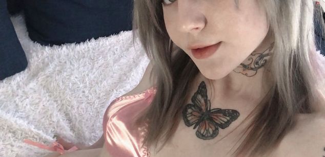 Model - yours Mona and Lana young