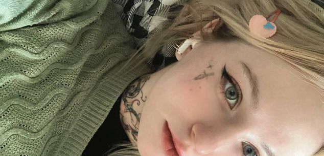 Model - yours Mona and Lana young