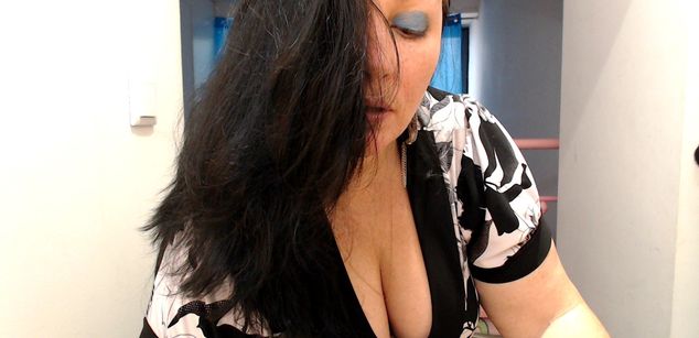 Model - BruneteBBW outfits