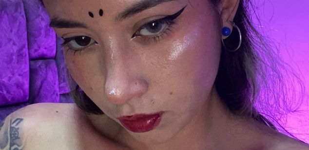 Model - Akina Shikashi dildos