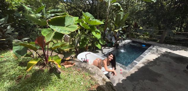 Model - mariah squirt