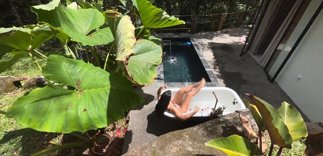 Model - mariah squirt