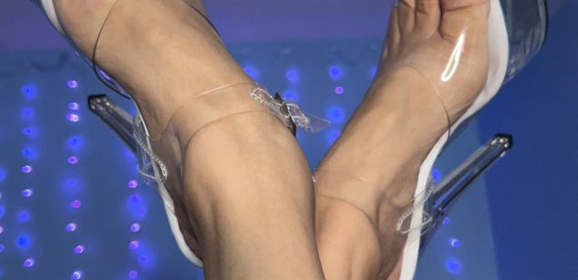 Model - JennyNewYork feet