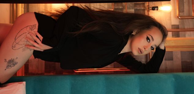 Model - CarlaGavin feet