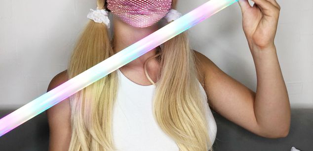 Model - Girl_in_Mask shy