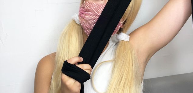 Model - Girl_in_Mask shy