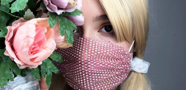 Model - Girl_in_Mask shy