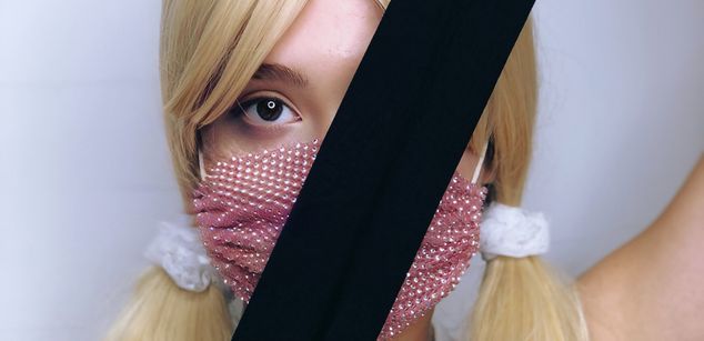 Model - Girl_in_Mask shy