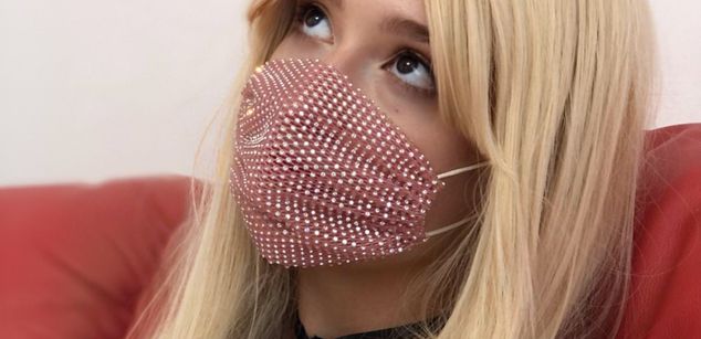 Model - Girl_in_Mask shy