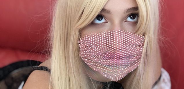 Model - Girl_in_Mask shy