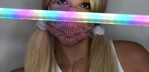 Model - Girl_in_Mask shy