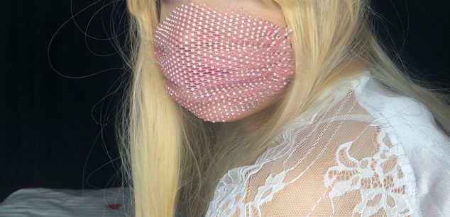 Model - Girl_in_Mask shy