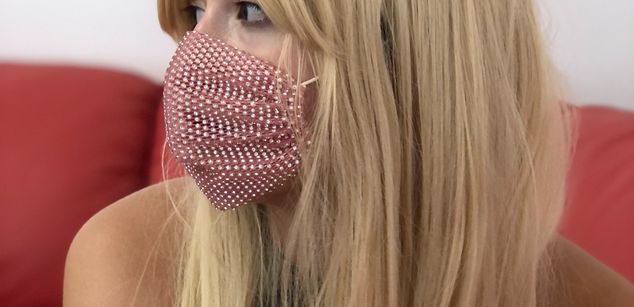 Model - Girl_in_Mask shy