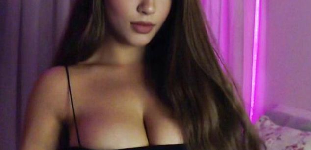 Model - Lilbabyv bigboobs