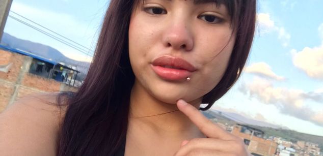 Model - Shirley papi