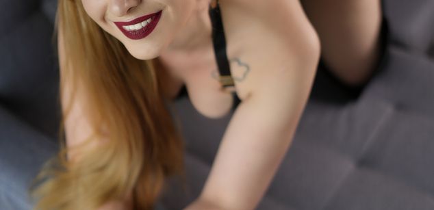 Model - Laura Venus mistress