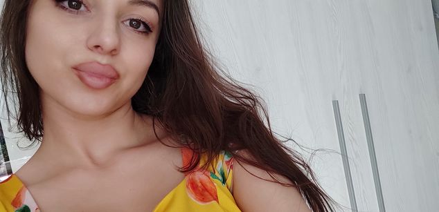 Model - Courtney cei